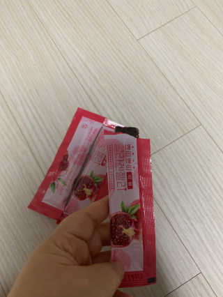 헬스업_쁘띠쁘띠석류콜라겐젤리_20g x 14포 — 5점을 준 리뷰어가 2020년 11월 올린 사용 사진