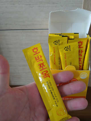 조은약초 국산 늙은 호박즙 호박쪼옥 젤리 20g x 15포 — 5점을 준 리뷰어가 2020년 7월 올린 사용 사진