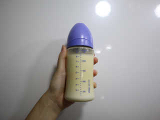 유비맘 PPSU 젖병 노꼭지_260ml_컬러 랜덤 발송 — 4.5점을 준 리뷰어가 2020년 10월 올린 사용 사진