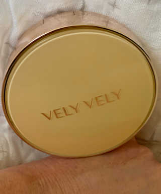 VELY VELY 아우라 허니 글로우 쿠션 — 5점을 준 리뷰어가 2020년 4월 올린 사용 사진