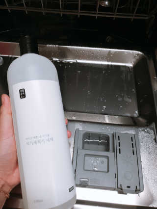 [생활공작소] 식기세척기용 액체세제  X 2개입 — 4점을 준 리뷰어가 2020년 12월 올린 사용 사진