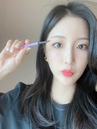 [블랙루즈] 하프하드 드로잉 마스터 아이브로우 3종 — 5점을 준 리뷰어가 2020년 8월 올린 사용 사진