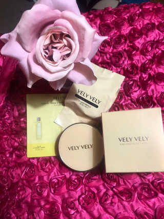 VELY VELY 아우라 허니 글로우 쿠션 — 5점을 준 리뷰어가 2020년 4월 올린 사용 사진