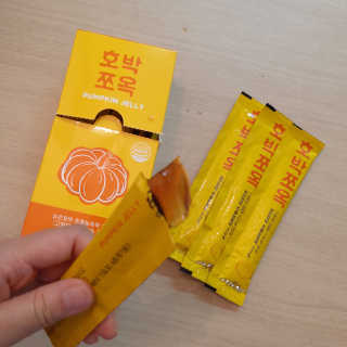 조은약초 국산 늙은 호박즙 호박쪼옥 젤리 20g x 15포 — 5점을 준 리뷰어가 2020년 7월 올린 사용 사진
