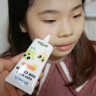 [아토앤오투]신비아파트 에디션 유아용 선케어 3종 랜덤 — 5점을 준 리뷰어가 2020년 5월 올린 사용 사진