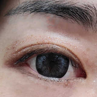 [블랙루즈] 펄블리 아이 글리터 유니버스 2종 — 4점을 준 리뷰어가 2020년 10월 올린 사용 사진