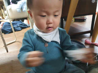100도 이상에서 삶아 멸균 안심 아이수 구강 티슈 — 5점을 준 리뷰어가 2020년 11월 올린 사용 사진