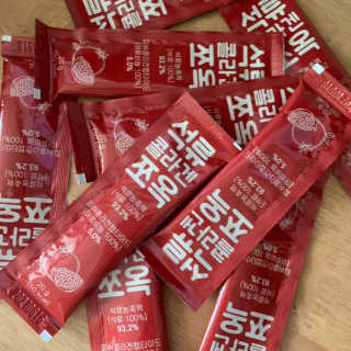 조은약초 석류콜라겐 석류즙 석류쪼옥 젤리 스틱 15포 x 20g — 5점을 준 리뷰어가 2020년 8월 올린 사용 사진