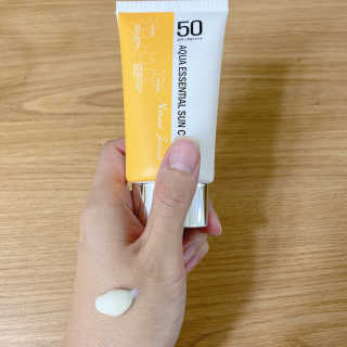 내추럴프렌드 아쿠아 에센셜 썬크림 — 5점을 준 리뷰어가 2020년 10월 올린 사용 사진
