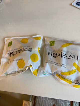 가치식탁 리얼치즈스틱, 리얼크림치즈볼 — 4.5점을 준 리뷰어가 2020년 6월 올린 사용 사진