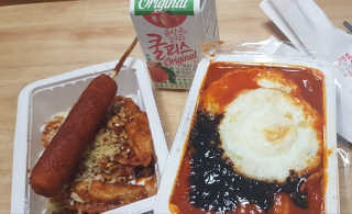 죠스떡볶이 [죠스푸드] 짜빠떡볶이+떡또그+범벅만두 신메뉴 3종 — 4점을 준 리뷰어가 2020년 4월 올린 사용 사진