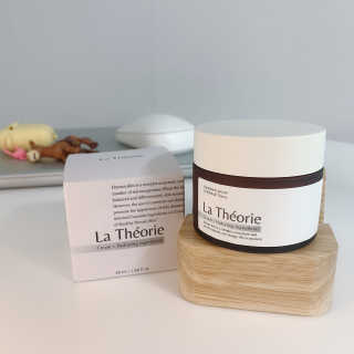 La Theorie Hydrating Ingredients | 하이드레이팅 인그레이디언츠 — 4.5점을 준 리뷰어가 2020년 4월 올린 사용 사진