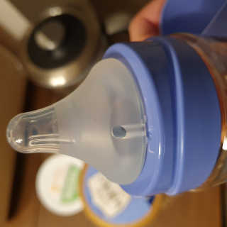 유비맘 PPSU 젖병 노꼭지_260ml_컬러 랜덤 발송 — 5점을 준 리뷰어가 2020년 9월 올린 사용 사진