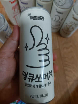 일화 No 슈가0Kcal 스테비아 톡별콜라 콤보팩 250mlX30 캔 — 5점을 준 리뷰어가 2020년 7월 올린 사용 사진