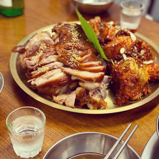 [동네맛집족발] 4개 족발 중 택1 — 5점을 준 리뷰어가 2020년 6월 올린 사용 사진
