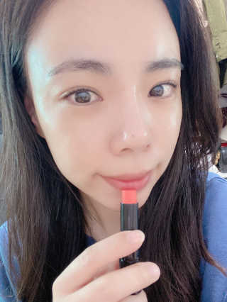 쿤달 허니 앤 마카다미아 틴티드 컬러 립밤 2구 세트 — 4.5점을 준 리뷰어가 2020년 10월 올린 사용 사진