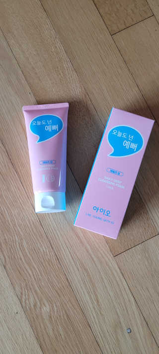 IO 아이오 오늘도 넌 예뻐 - 데일리딥 클렌징폼 — 5점을 준 리뷰어가 2020년 12월 올린 사용 사진