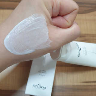 ECLADO 에끌라두 멜라이져 레디언스 크림 — 5점을 준 리뷰어가 2020년 10월 올린 사용 사진