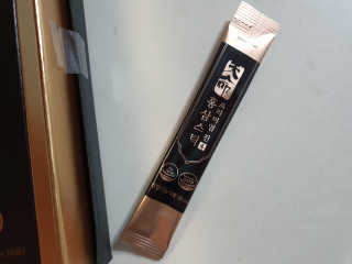 헬스업_천명진프리미엄홍삼스틱_10ml x 30포 — 5점을 준 리뷰어가 2020년 7월 올린 사용 사진