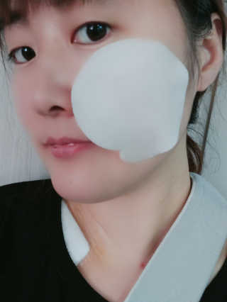 [후르디아] 청포도 매끈약산성 필링 패드_50매 세트 — 5점을 준 리뷰어가 2020년 5월 올린 사용 사진