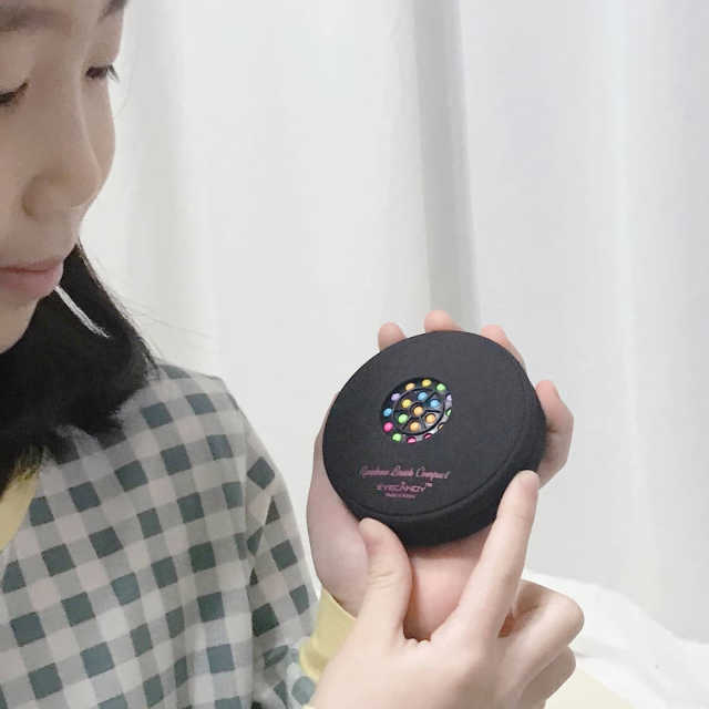 아이캔디 레인보우 볼륨S  브러쉬 컴팩트 블랙 리뷰 사진
