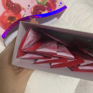 헬스업_쁘띠쁘띠석류콜라겐젤리_20g x 14포 — 4점을 준 리뷰어가 2020년 11월 올린 사용 사진