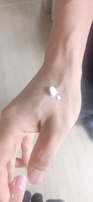 다슈코리아 다슈 맨즈 비타 붐 톤업 크림 — 5점을 준 리뷰어가 2020년 4월 올린 사용 사진