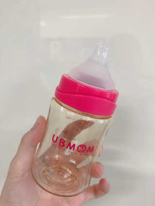 유비맘 PPSU 젖병 노꼭지_200ml_컬러 랜덤 발송 — 3점을 준 리뷰어가 2020년 8월 올린 사용 사진