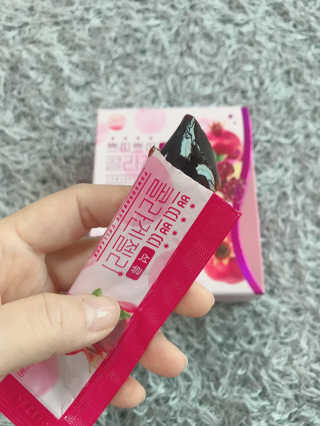 헬스업_쁘띠쁘띠석류콜라겐젤리_20g x 14포 — 5점을 준 리뷰어가 2020년 10월 올린 사용 사진