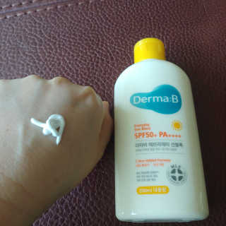 더마비 에브리데이 선블록 SPF50+PA++++ — 5점을 준 리뷰어가 2020년 4월 올린 사용 사진