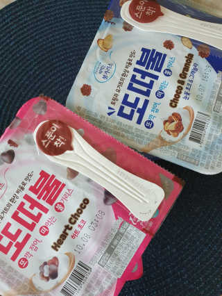 남양유업 또깍 접어 떠먹는 불가리스 2종 — 5점을 준 리뷰어가 2020년 9월 올린 사용 사진