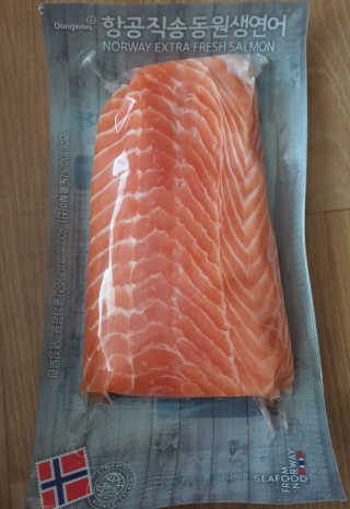 동원산업 항공직송 동원생연어_400g — 5점을 준 리뷰어가 2020년 4월 올린 사용 사진