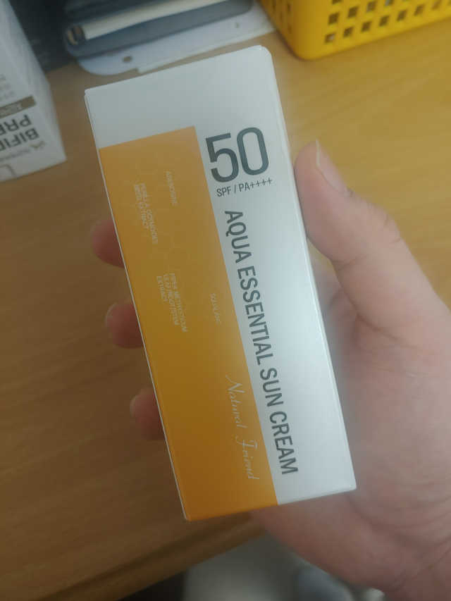아쿠아 에센셜 썬크림 리뷰 사진