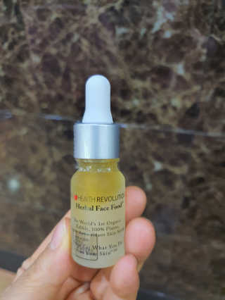원조 욕세럼 허벌페이스푸드 10ml — 4점을 준 리뷰어가 2020년 6월 올린 사용 사진