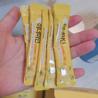 이너미인 VITAMIN-C 700 — 5점을 준 리뷰어가 2020년 8월 올린 사용 사진