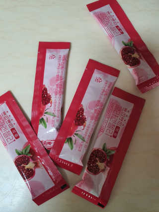 헬스업_쁘띠쁘띠석류콜라겐젤리_20g x 14포 — 5점을 준 리뷰어가 2020년 10월 올린 사용 사진