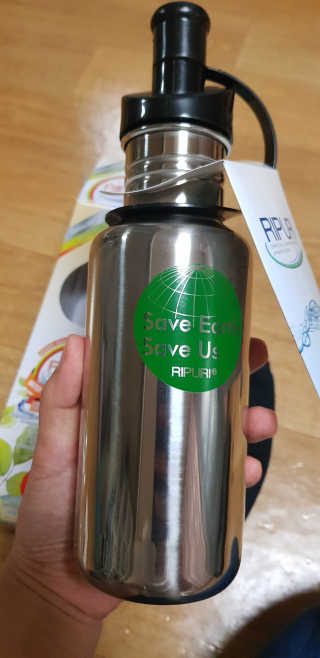 비타맘 지구를 지키는 리퓨리 정수물병 - 플라스틱 남용 예방 — 4점을 준 리뷰어가 2020년 5월 올린 사용 사진