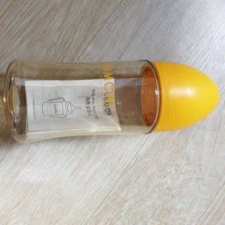 유비맘 PPSU 젖병 노꼭지_260ml_컬러 랜덤 발송 — 5점을 준 리뷰어가 2020년 8월 올린 사용 사진