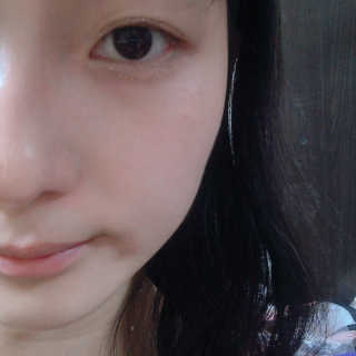 [블랙루즈] 펄블리 아이 글리터 유니버스 2종 — 5점을 준 리뷰어가 2020년 10월 올린 사용 사진