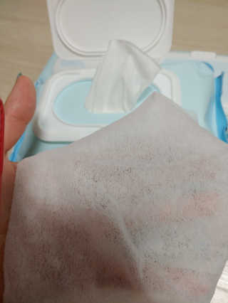 아이수 블루니 몬스터 아기 물티슈 — 4점을 준 리뷰어가 2020년 11월 올린 사용 사진