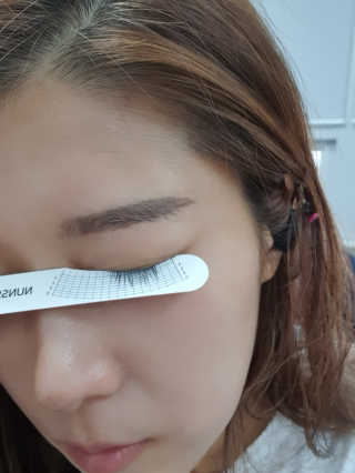 닥터존스킨 눈썹자라 — 4.5점을 준 리뷰어가 2020년 8월 올린 사용 사진