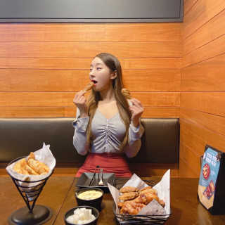 [교촌치킨 영등포역점] 치킨 메뉴 중 택1 — 5점을 준 리뷰어가 2020년 10월 올린 사용 사진