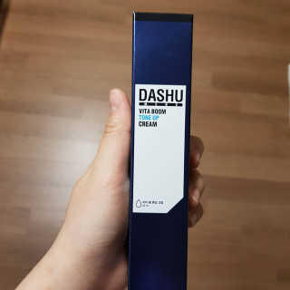 다슈코리아 다슈 맨즈 비타 붐 톤업 크림 — 5점을 준 리뷰어가 2020년 4월 올린 사용 사진