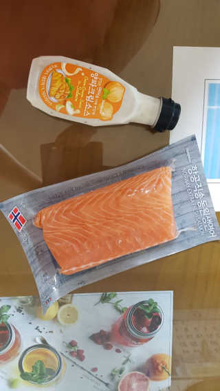 동원산업 항공직송 동원생연어_400g — 5점을 준 리뷰어가 2020년 5월 올린 사용 사진