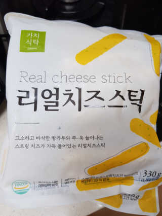 가치식탁 리얼치즈스틱, 리얼크림치즈볼 — 4점을 준 리뷰어가 2020년 6월 올린 사용 사진
