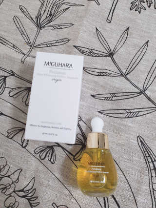 미구하라 프리미엄 울트라 화이트닝 퍼펙트 앰플 오리진  20ml — 5점을 준 리뷰어가 2020년 4월 올린 사용 사진