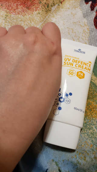 트리티스 US [TREATIS] UV Defence Sun Cream PA+++ / SPF50+ — 4.5점을 준 리뷰어가 2020년 11월 올린 사용 사진