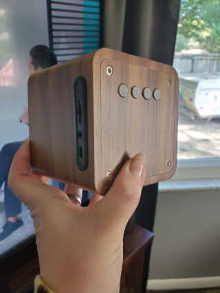 SEVIZ MINI10W 레트로 블루투스 스피커 — 5점을 준 리뷰어가 2020년 9월 올린 사용 사진