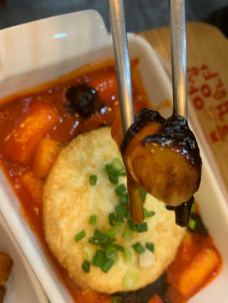 죠스떡볶이 [죠스푸드] 짜빠떡볶이+떡또그+범벅만두 신메뉴 3종 — 5점을 준 리뷰어가 2020년 4월 올린 사용 사진