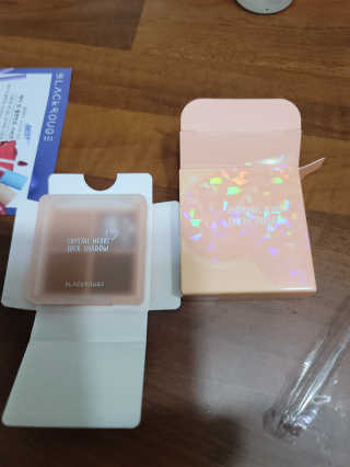 [블랙루즈] 크리스탈 하트 락 섀도우 4종 중 택1 — 5점을 준 리뷰어가 2020년 9월 올린 사용 사진